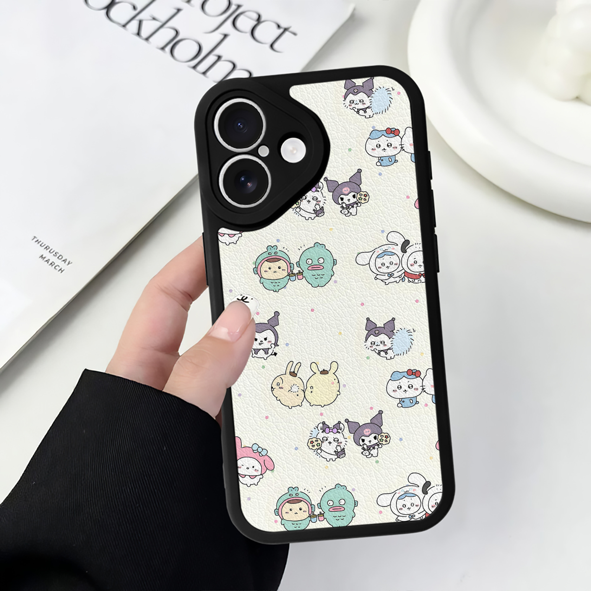 （画像用） ちいかわ Chii-kawa 【iPhone 16シリーズ対応】シリコンスマホケース（レザー調） 材質：シリコン